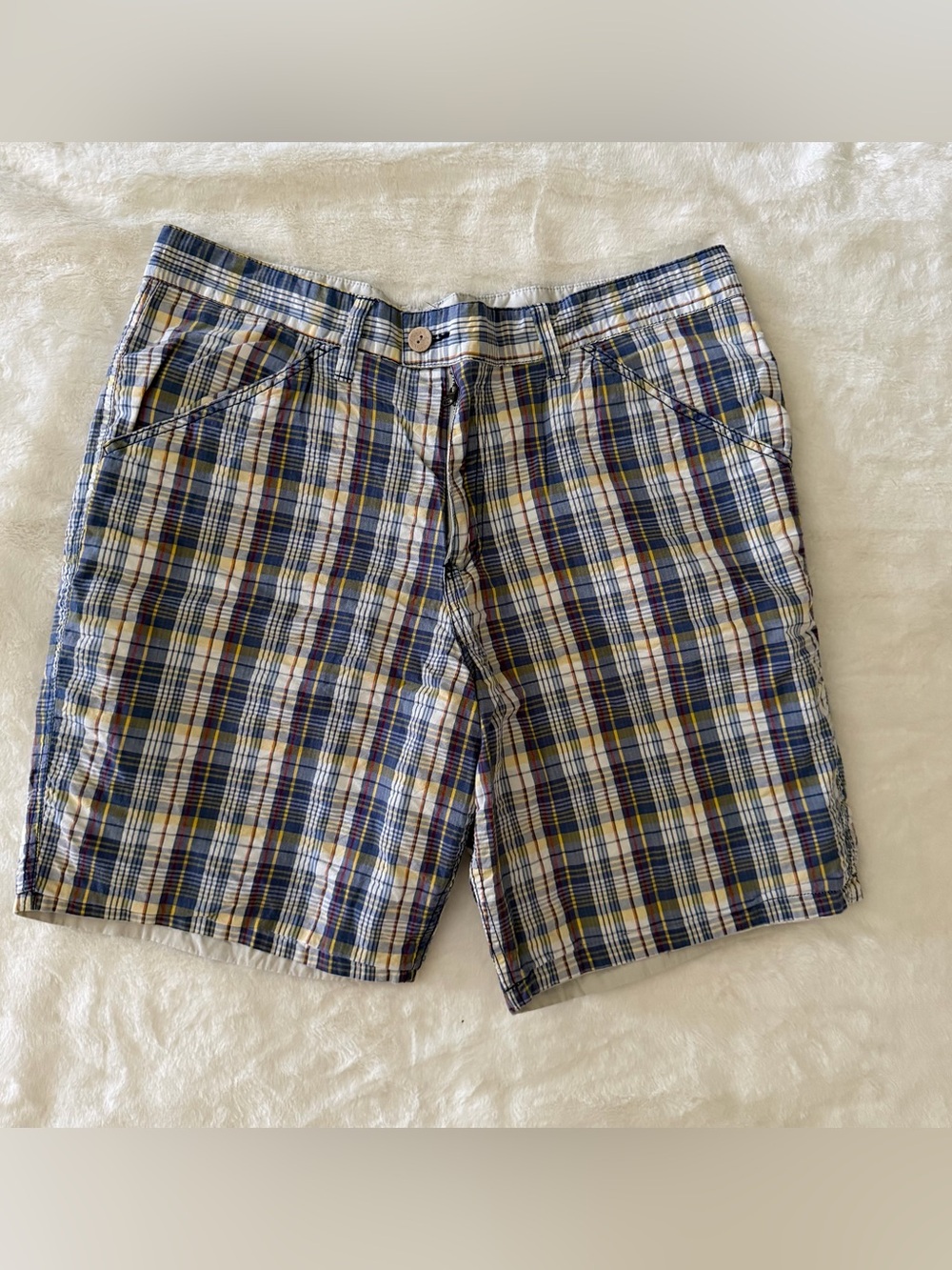 Men’s 36 Old Navy Plaid Shorts reversable to light tan